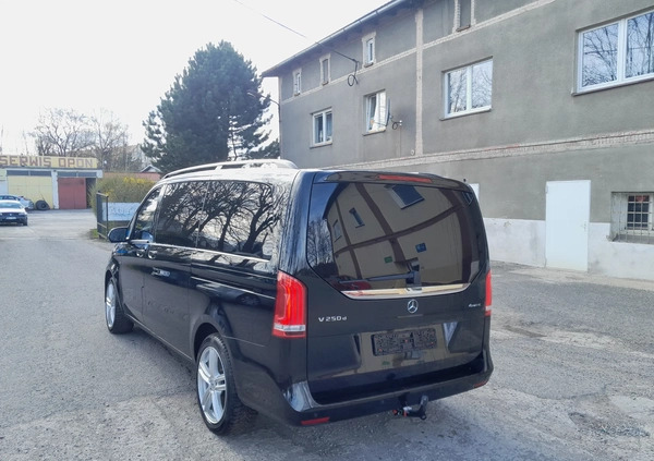 Mercedes-Benz Klasa V cena 105000 przebieg: 158822, rok produkcji 2017 z Niepołomice małe 379